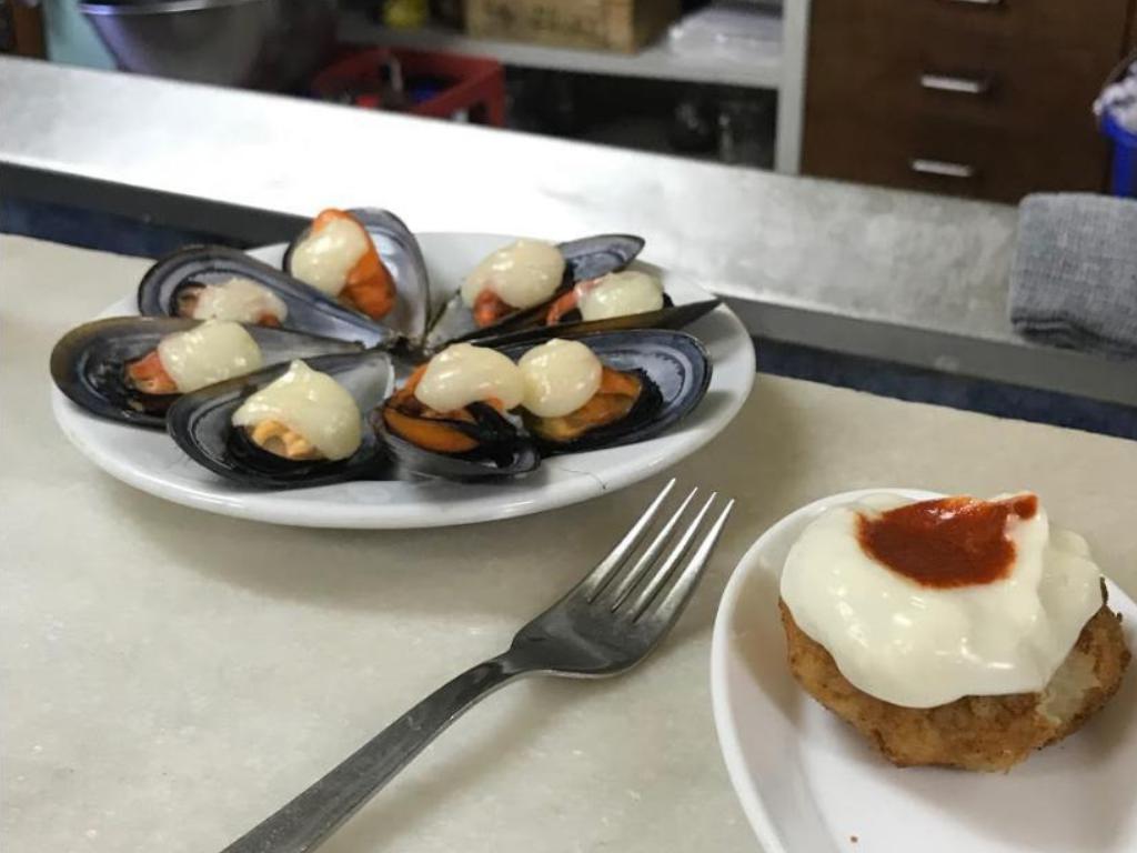 Enjoy the gastronomy of Barcelona with the best tapas tour — eBike Tour